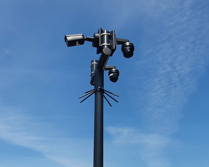 AlarmsysteemExpert.nl Vaste cameramast 5 meter verjongd met inspectieluik